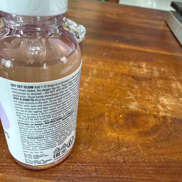 Isle of Paradise Suncare Self-Tanning Drops Dark - Picture 2 of 3